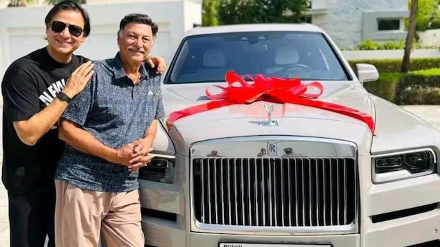 vivek-oberoi-and-his-father-suresh-oberoi-poses-in-front-of-their-new-car-2024-11-8bcc9e830655c97b8fb162cb87c22ff4-16x9